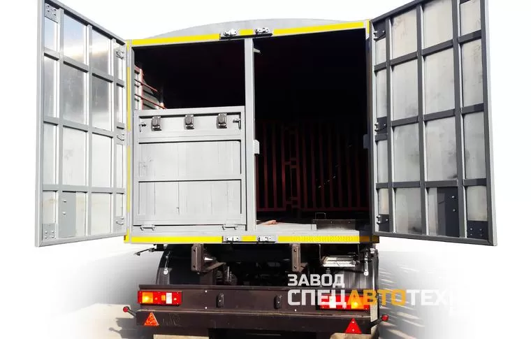 Полуприцеп автомобильный одноярусный (скотовоз)  sat47к-01