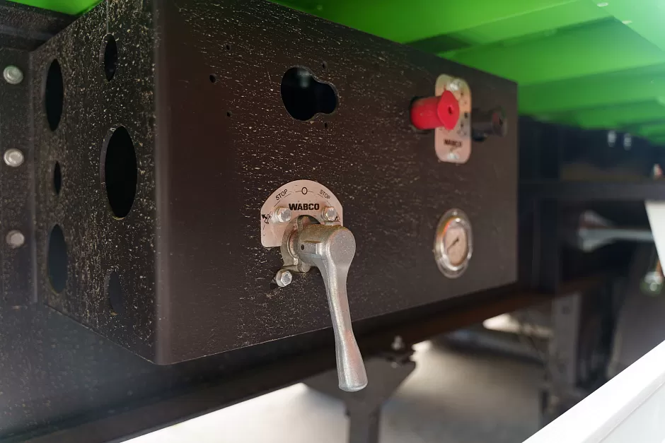 Полуприцеп алюминиевый бортовой  sat515