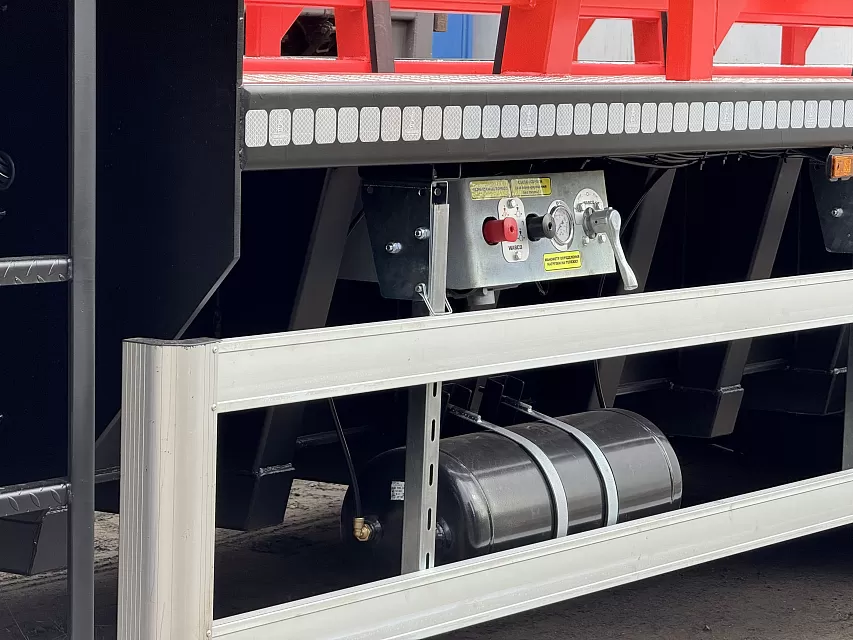 Полуприцеп автомобильный панелевоз (кассетный)  sat197