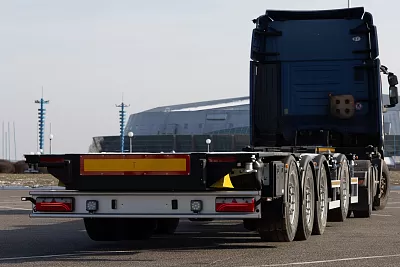 Продажа контейнеровозов в Беларуси от Завод Спецавтотехника