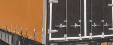 Изготовление и установка распашных задних ворот для грузовых автомобилей